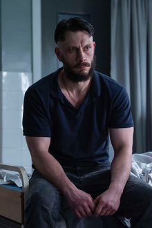 Постер к сериалу Получеловек